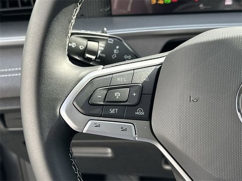 New 2026 Volkswagen Tiguan SE image 18