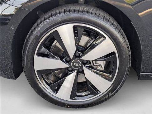 Used 2025 Audi A5 2.0T Premium Plus w/ Premium Plus AWD/4WD image 9