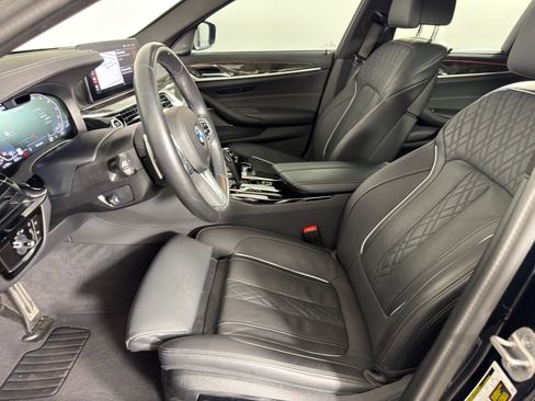 Certified 2023 BMW M550i xDrive w/ Executive Package image 5