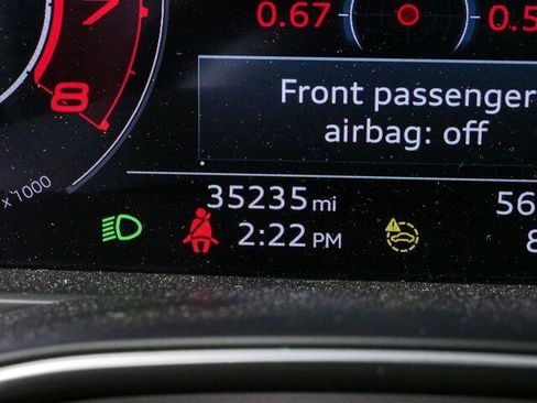 Used 2022 Audi RS 6 AWD/4WD image 11