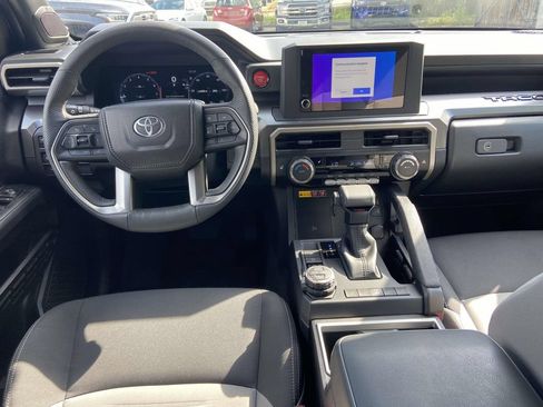 Used 2025 Toyota Tacoma TRD Off-Road w/ TRD Off Road Upgrade Package AWD/4WD image 9