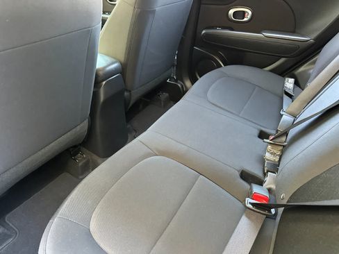 Used 2019 Kia Soul FWD image 5