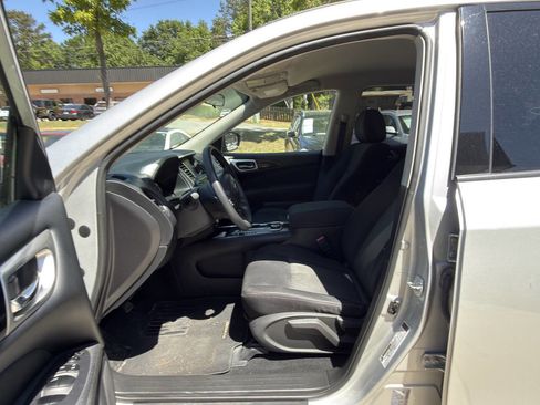 Used 2017 Nissan Pathfinder S AWD/4WD image 22