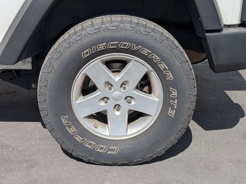 Used 2009 Jeep Wrangler X image 4