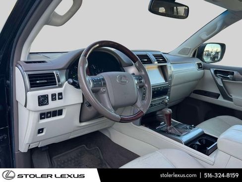 Used 2017 Lexus GX 460 image 24
