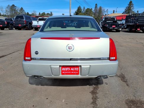 Used 2008 Cadillac DTS image 4