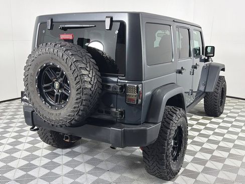 Used 2016 Jeep Wrangler Unlimited Rubicon w/ Connectivity Group image 5