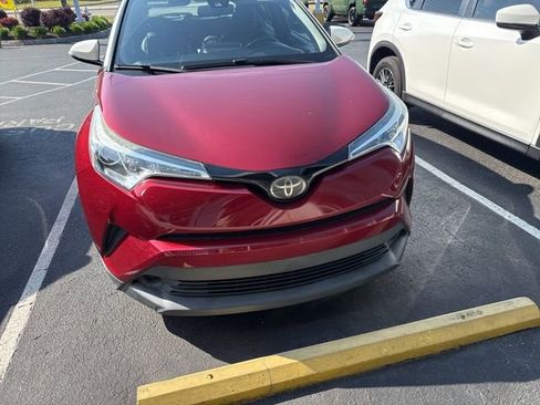 Used 2018 Toyota C-HR XLE FWD image 14