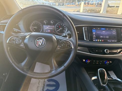 Used 2021 Buick Enclave Essence image 12