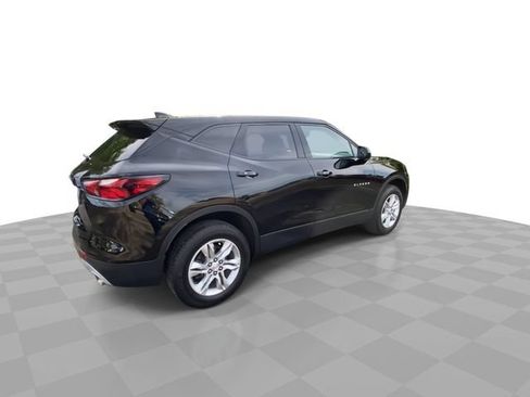Used 2021 Chevrolet Blazer LT AWD/4WD image 2