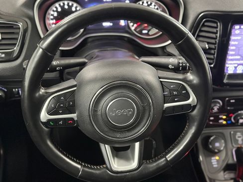 Used 2020 Jeep Compass Limited AWD/4WD image 3