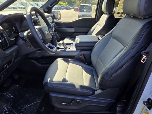 Used 2025 Ford F150 Lightning Lariat image 9