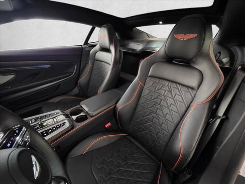 Used 2025 Aston Martin Vanquish RWD image 17