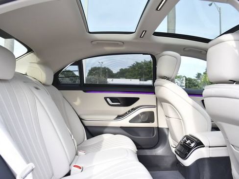 Used 2023 Mercedes-Benz S 500 4MATIC image 25
