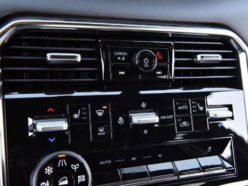 New 2026 Nissan Armada SL w/ Captain's Chari Seat Package image 20