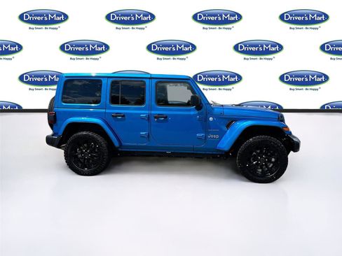 Used 2024 Jeep Wrangler Unlimited Sahara AWD/4WD image 8