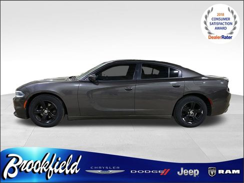 Used 2020 Dodge Charger SXT w/ Leather Interior Group image 5