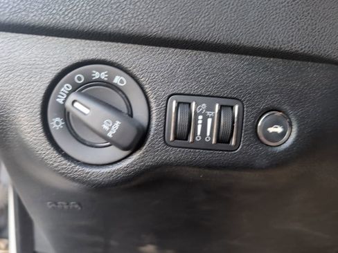 Used 2018 Dodge Charger GT image 18