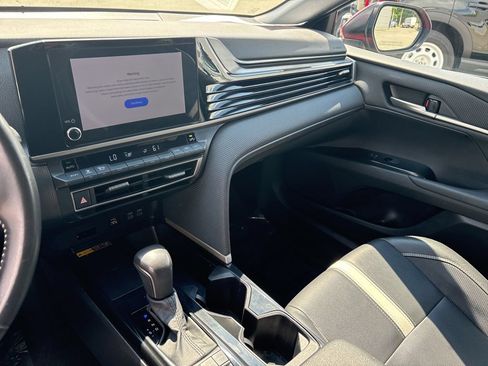 Used 2025 Toyota Camry SE FWD image 20