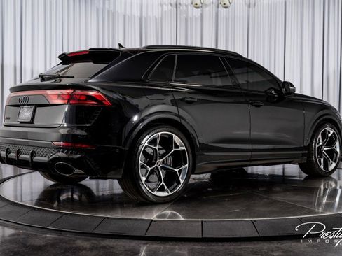 Used 2025 Audi RS Q8 performance image 18