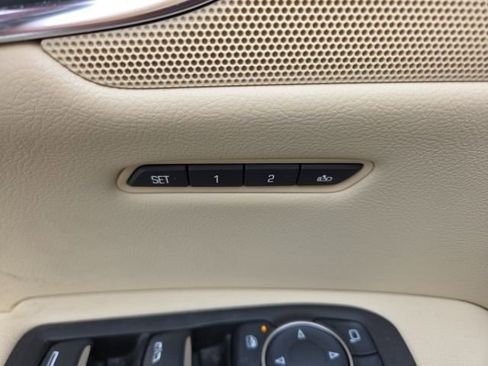 Used 2017 Cadillac XT5 Luxury image 42