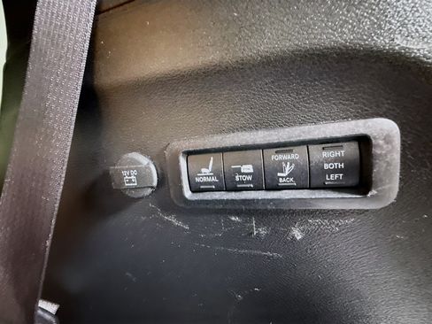 Used 2022 Chrysler Pacifica Pinnacle AWD/4WD image 44