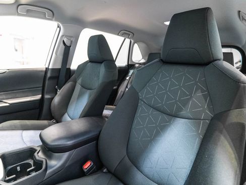 Certified 2025 Toyota RAV4 XLE AWD/4WD image 6