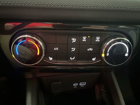 Used 2024 Chevrolet TrailBlazer LT w/ LT Cold Weather Package image 27