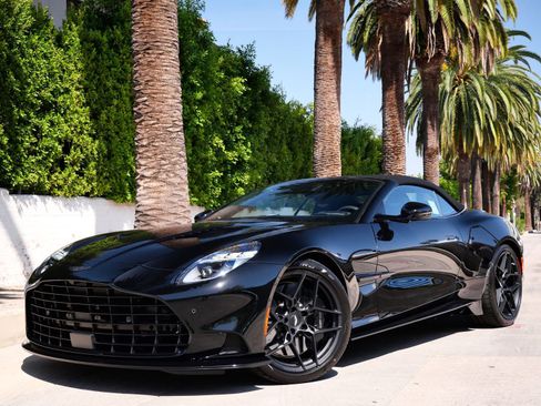 New 2026 Aston Martin Vanquish Convertible image 7