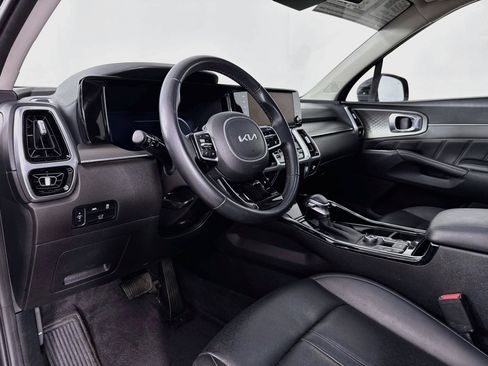 Used 2023 Kia Sorento SX AWD/4WD image 9