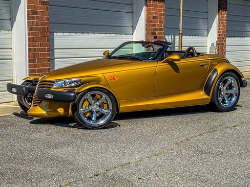 Used 2002 Chrysler Prowler image 17