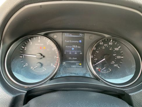 Used 2017 Nissan Rogue S image 11