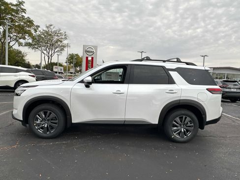 New 2025 Nissan Pathfinder SV image 7