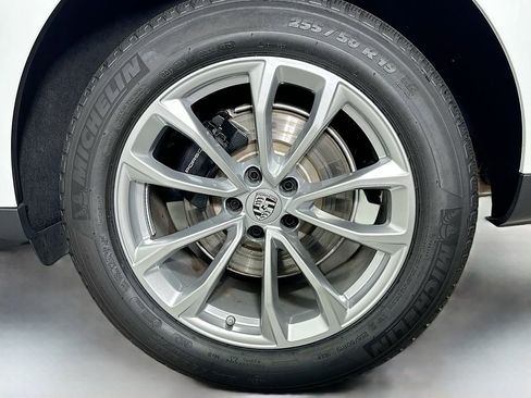 Used 2025 Porsche Macan image 34