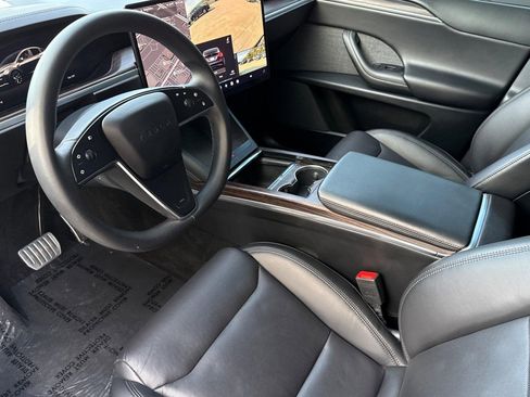 Used 2024 Tesla Model X image 4