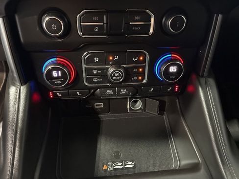 Used 2021 Chevrolet Suburban Z71 w/ Z71 Off-Road Package image 16