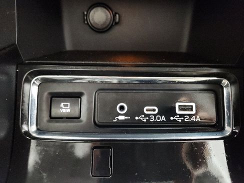 Used 2023 Subaru Ascent Limited w/ Technology Package image 26