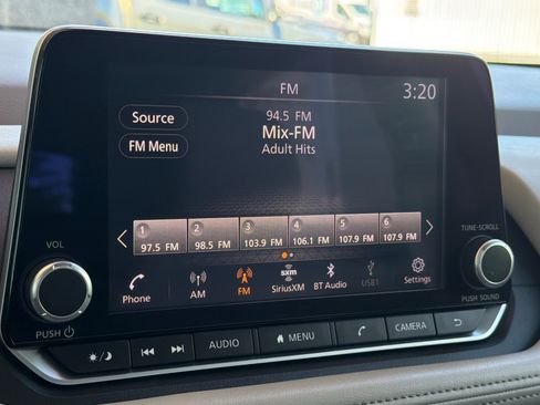 Used 2025 Nissan Rogue SV AWD/4WD image 18