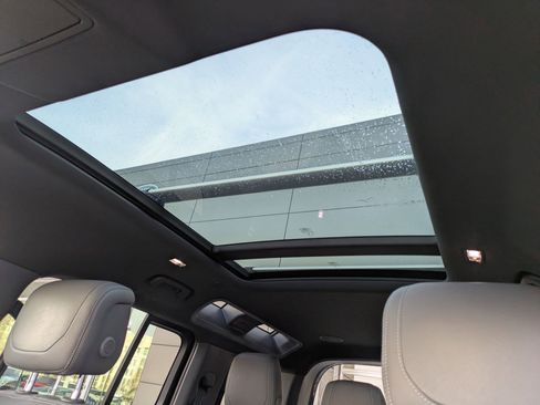 Used 2022 Land Rover Defender 110 X-Dynamic HSE image 27