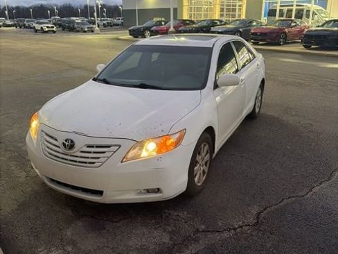 Used 2007 Toyota Camry XLE image 2