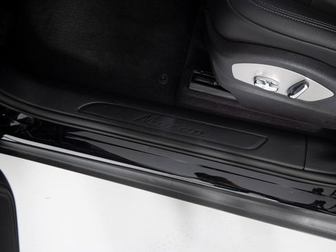 Certified 2025 Porsche Macan image 22