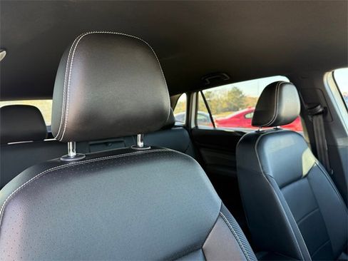 Used 2021 Volkswagen Atlas Cross Sport SE image 24