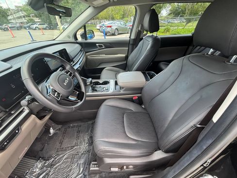 Used 2026 Kia Carnival FWD image 39