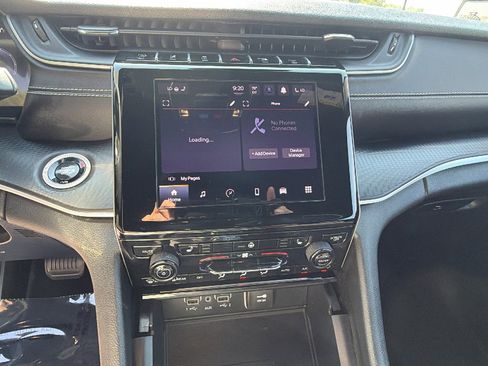Used 2025 Jeep Grand Cherokee L Laredo w/ Luxury Tech Group I RWD image 34