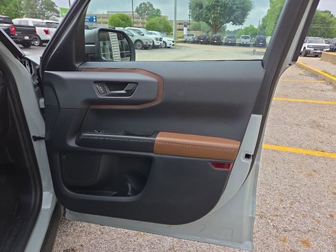 Used 2022 Ford Bronco Sport Outer Banks w/ Tech Package image 13