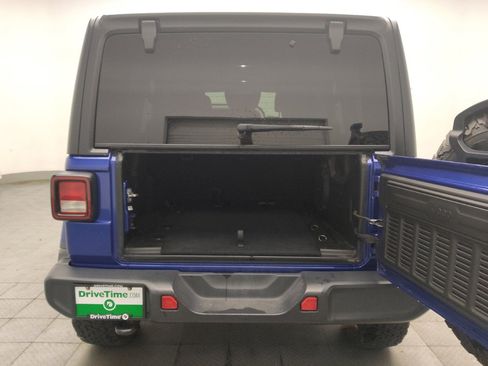 Used 2018 Jeep Wrangler Unlimited Sahara AWD/4WD image 29