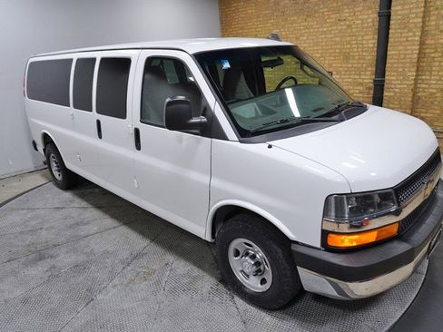 Used 2016 Chevrolet Express 3500 LT w/ LT Preferred Equipment Group image 7