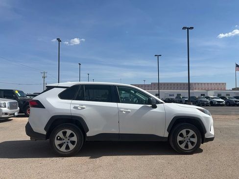 Used 2022 Toyota RAV4 LE FWD image 17