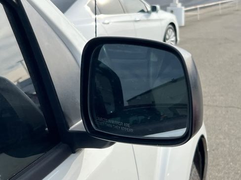 Used 2019 Nissan Frontier SV image 13