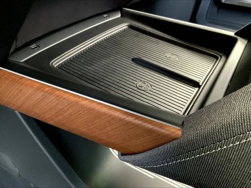 New 2026 Cadillac Vistiq Premium Luxury AWD/4WD image 28